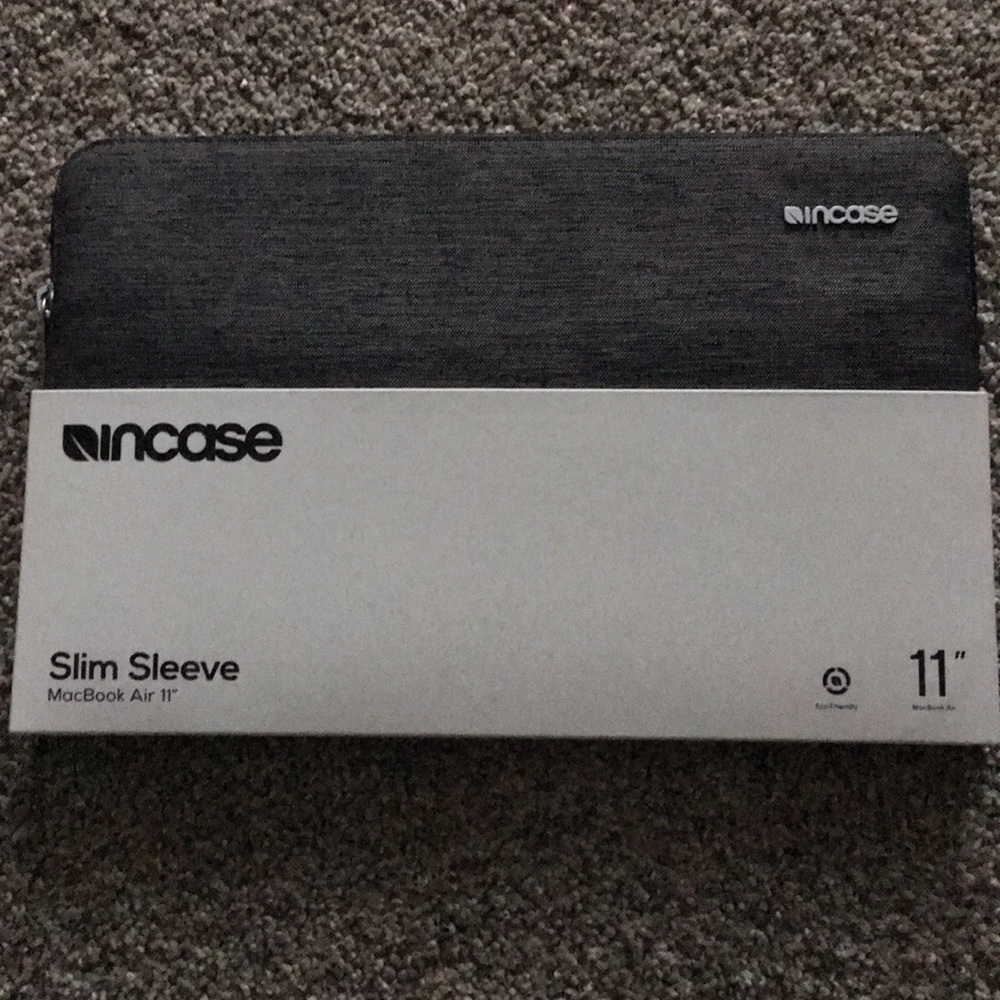Incase Slim Sleeve/case MacBook Air 11 inch